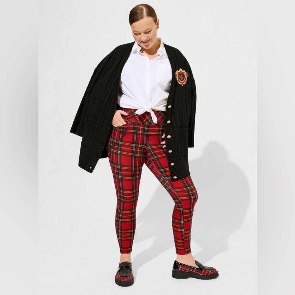 Torrid Betsey Johnson Slim Pixie Red Plaid Pants w/ Pocket Chain, Sz 1X - Picture 3 of 5